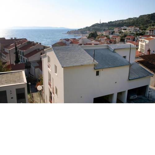 Apartments by the sea Podgora (Makarska) - 12326