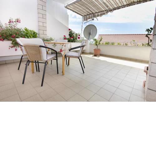 Apartments by the sea Podgora (Makarska) - 2714