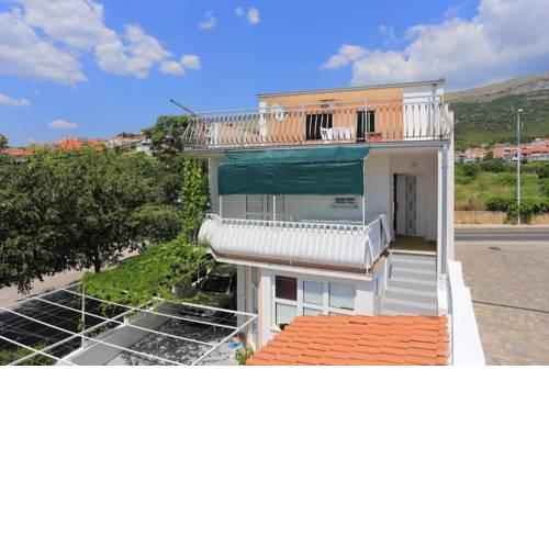 Apartments by the sea Podstrana (Split) - 17229