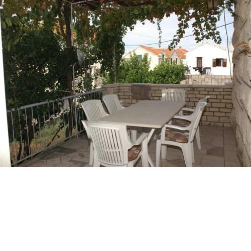 Apartments by the sea Postira (Brac) - 2870