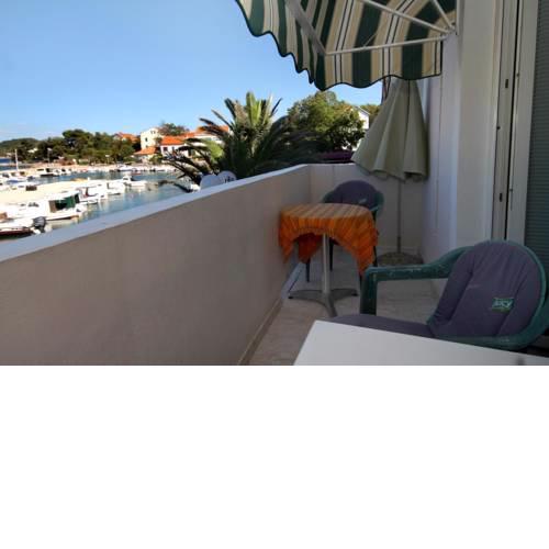 Apartments by the sea Preko (Ugljan) - 3489