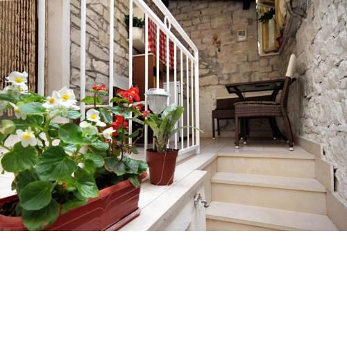 Apartments by the sea Pucisca (Brac) - 770