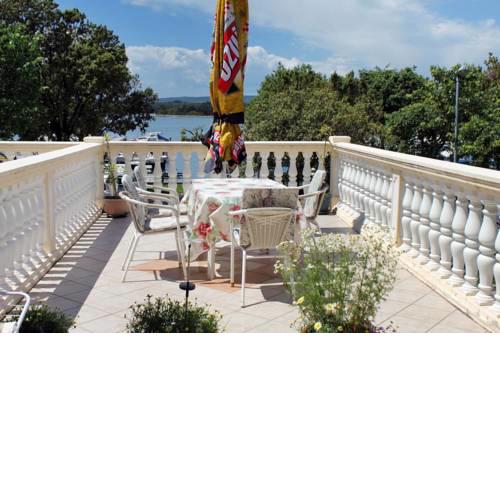 Apartments by the sea Punat (Krk) - 5329