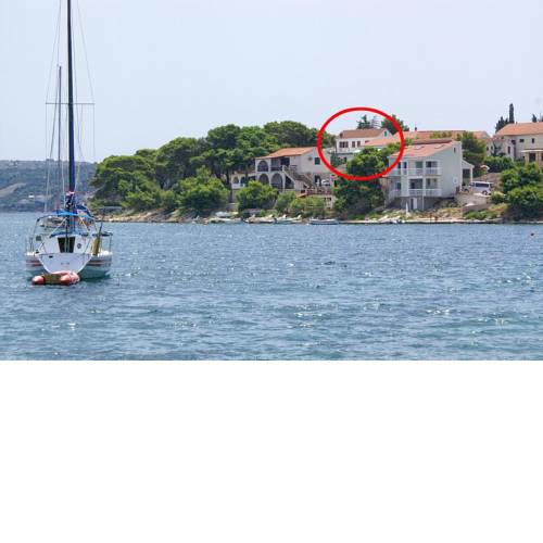 Apartments by the sea Rogoznica - 11425