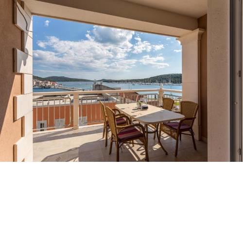 Apartments by the sea Rogoznica - 17978