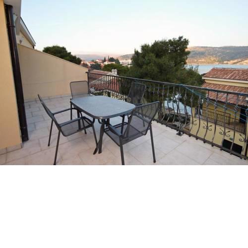 Apartments by the sea Rogoznica - 3262