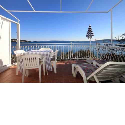 Apartments by the sea Seget Vranjica (Trogir) - 1051