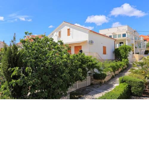 Apartments by the sea Seget Vranjica (Trogir) - 17125