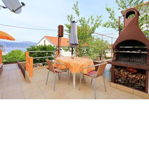 Apartments by the sea Slatine (Ciovo) - 10368