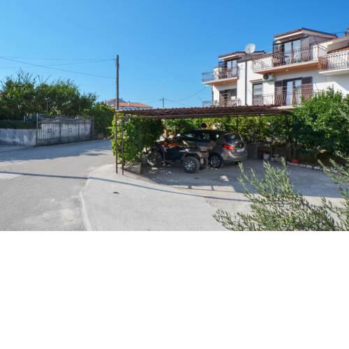 Apartments by the sea Slatine (Ciovo) - 12176