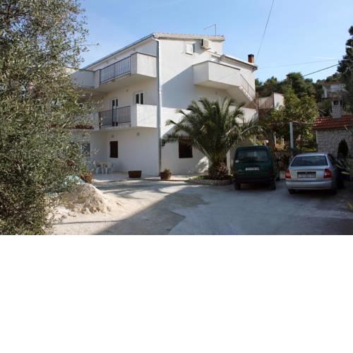 Apartments by the sea Slatine (Ciovo) - 4871