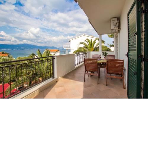 Apartments by the sea Slatine (Ciovo) - 5965