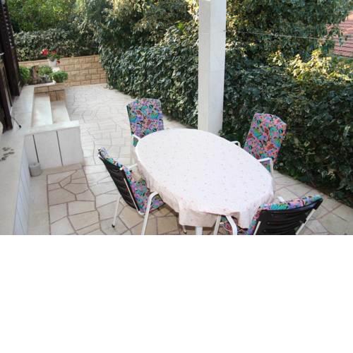 Apartments by the sea Splitska (Brac) - 2907