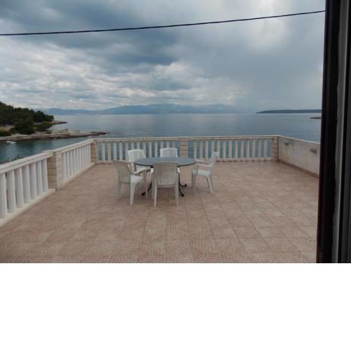 Apartments by the sea Stomorska (Solta) - 14592