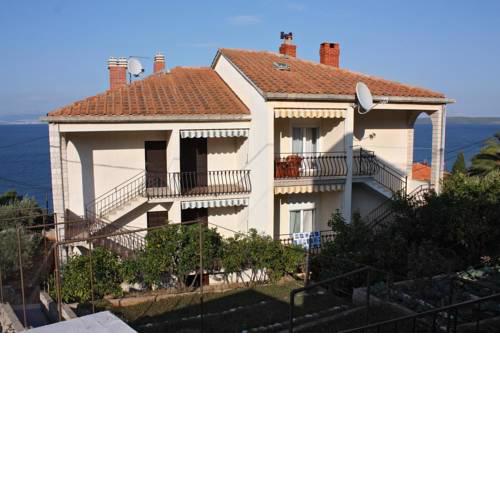 Apartments by the sea Stomorska (Solta) - 778