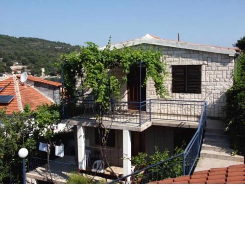 Apartments by the sea Stomorska (Solta) - 782