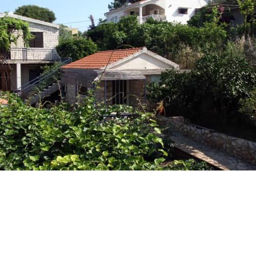 Apartments by the sea Stomorska (Solta) - 784
