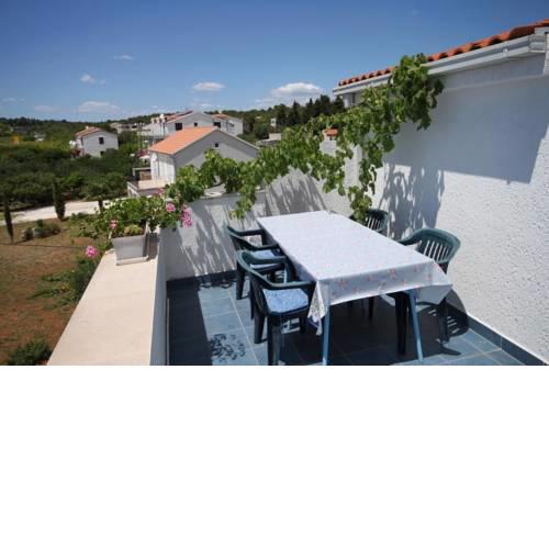 Apartments by the sea Sucuraj (Hvar) - 3589