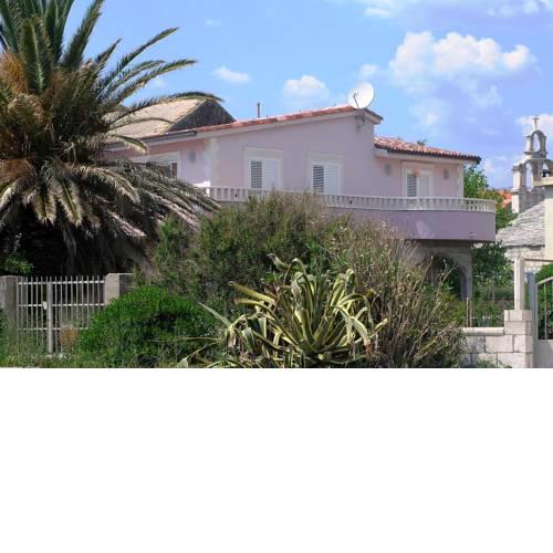 Apartments by the sea Sucuraj (Hvar) - 5680