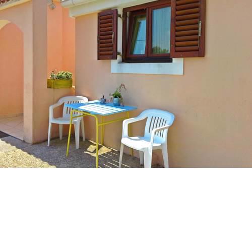 Apartments by the sea Sutomiscica (Ugljan) - 912