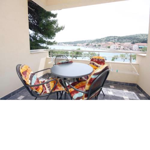 Apartments by the sea Tisno (Murter) - 3222