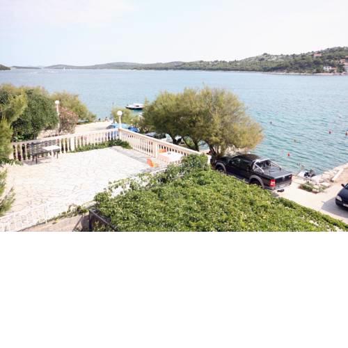 Apartments by the sea Tisno (Murter) - 3224