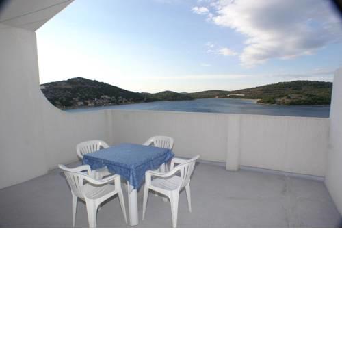 Apartments by the sea Tisno (Murter) - 814
