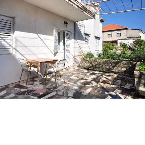 Apartments by the sea Trpanj (Peljesac) - 15995