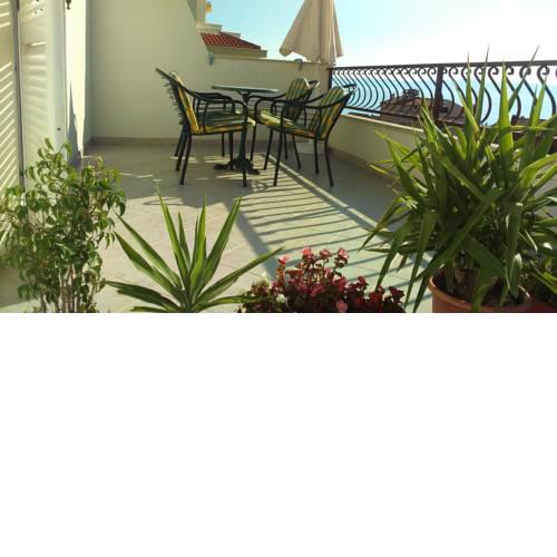 Apartments by the sea Tucepi (Makarska) - 16830