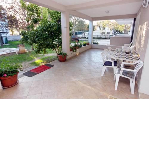 Apartments by the sea Turanj (Biograd) - 852