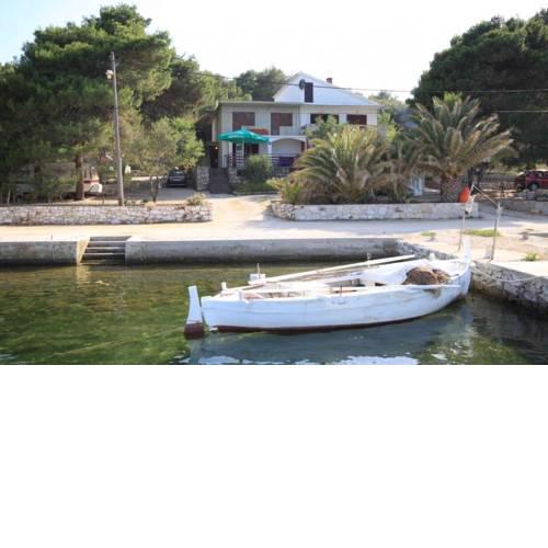 Apartments by the sea Veli Rat (Dugi otok) - 8129