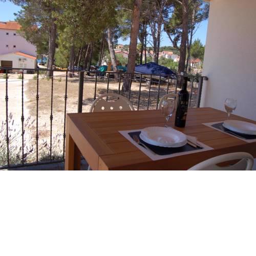 Apartments by the sea Verunic (Dugi otok) - 15209