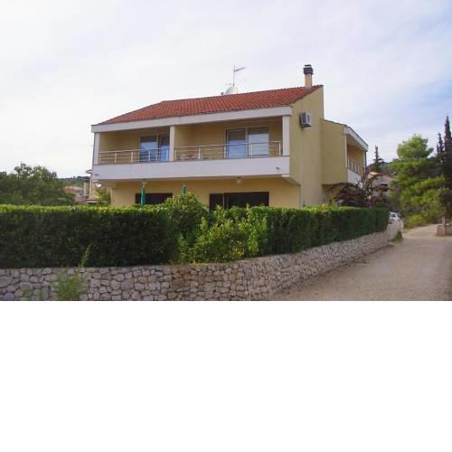 Apartments by the sea Vinisce (Trogir) - 5229