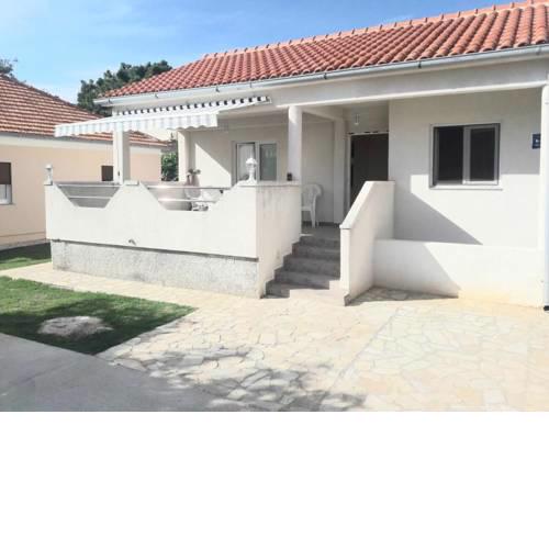 Apartments by the sea Vrsi - Mulo (Zadar) - 17066