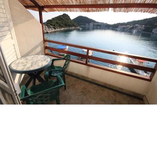 Apartments by the sea Zaklopatica (Lastovo) - 8341
