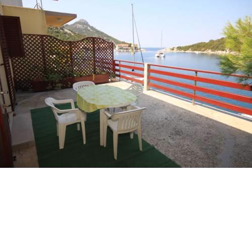 Apartments by the sea Zaklopatica (Lastovo) - 8347