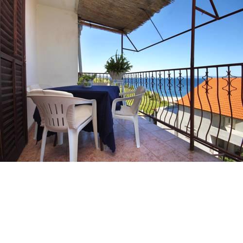 Apartments by the sea Zavala (Hvar) - 8808