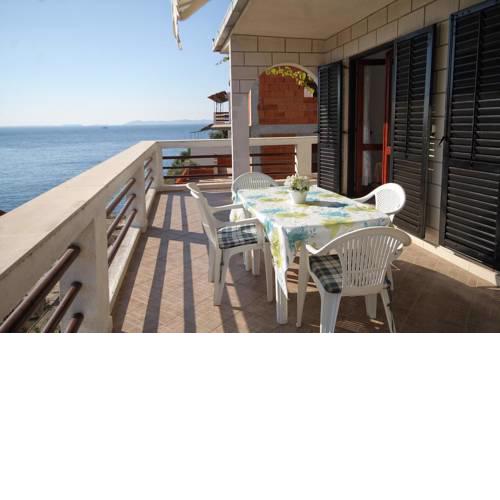 Apartments by the sea Zavalatica (Korcula) - 9315