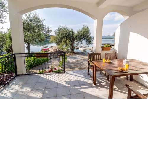Apartments by the sea Zuronja (Peljesac) - 10134