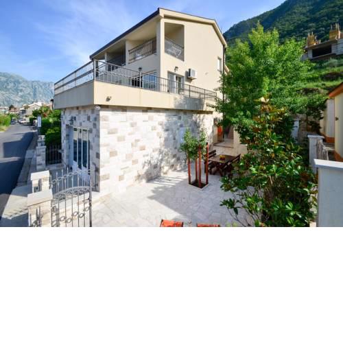 Apartments Ćosović