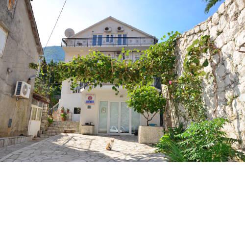 Apartments Djurovic