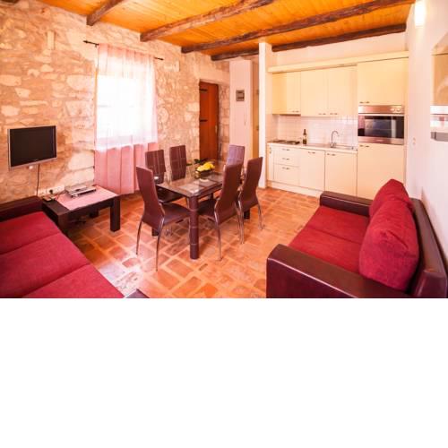 Apartments Elija