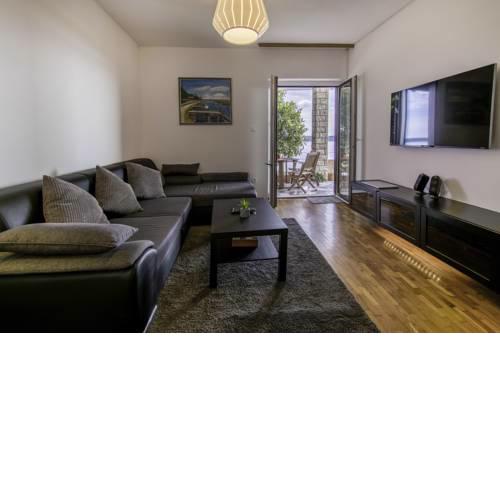Apartments Elza