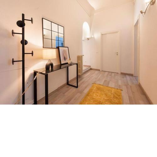 Apartments Florence-4 bedroom in Pellicceria (sx)