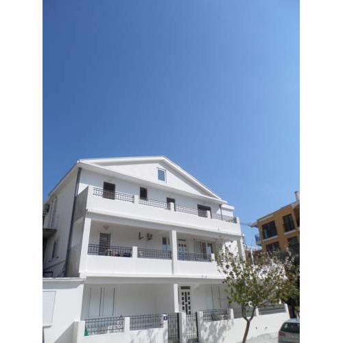 Apartments Gvozdenović