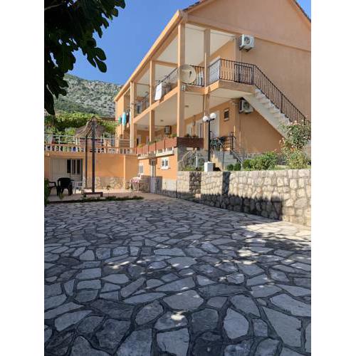 Apartments in villa Viktoria