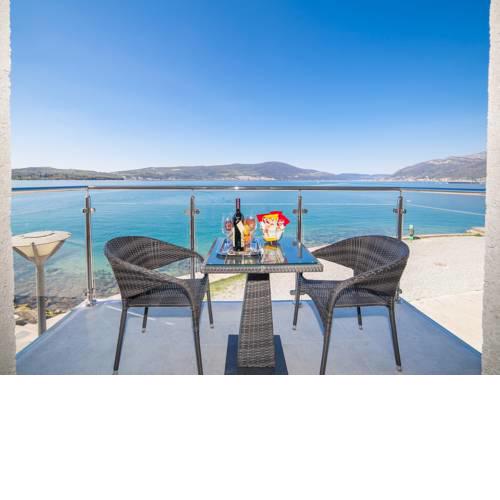 Apartments Isja