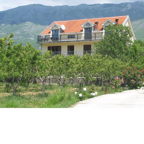 Apartments Ivetić