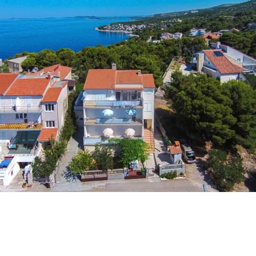 Apartments Ivo