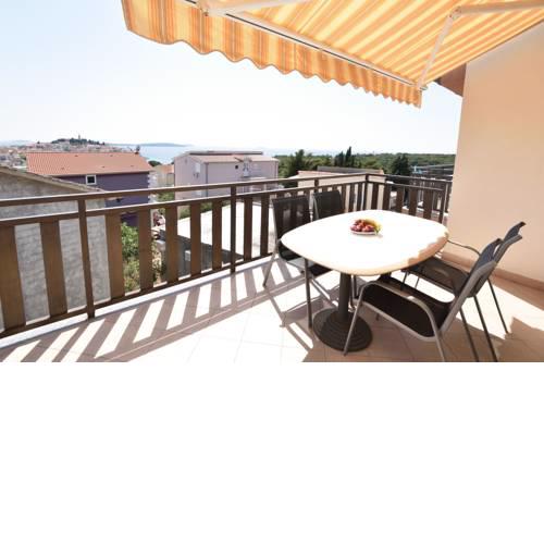 Apartments Karmela